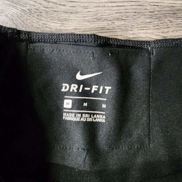 Nike Women Activewear Pants Sz M Black Leggings Dri-Fit Cropped Swoosh - Picture 3 of 4